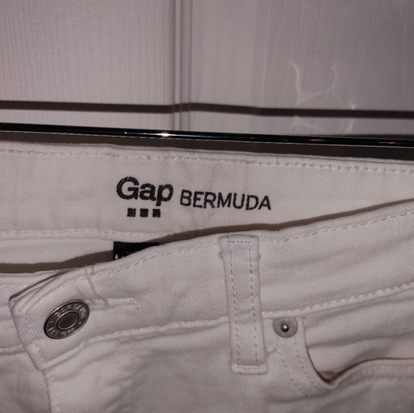 Gap Bermuda denim shorts size 10 - Picture 2 of 3